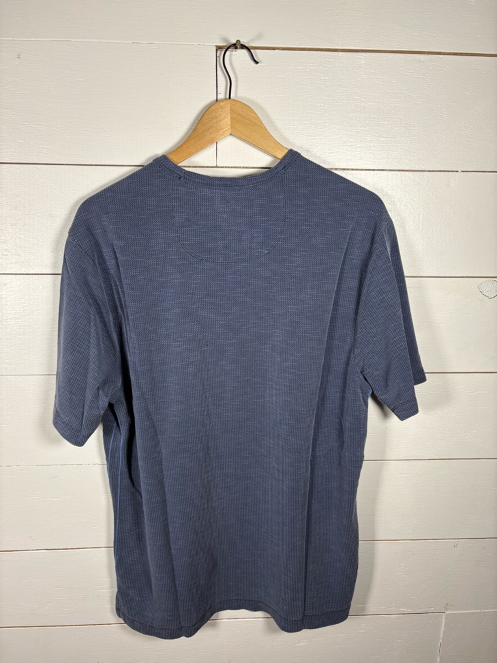 Caribbean Blue Textured V-Neck Shirt Men’s Medium Casual Tee - Picture 7 of 7